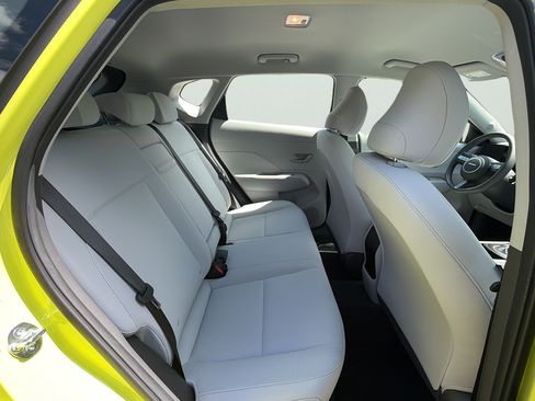 Used 2024 Hyundai Kona SE FWD image 14