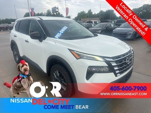 Used 2024 Nissan Rogue S FWD image 7