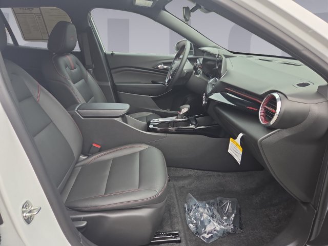 Certified 2025 Chevrolet Trax RS w/ Driver Confidence Package FWD image 17