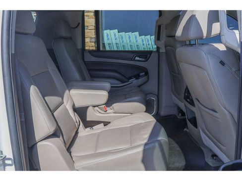 Used 2015 Chevrolet Suburban LT image 18
