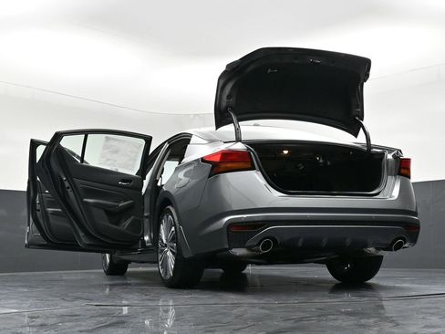 New 2025 Nissan Altima 2.5 SL image 40