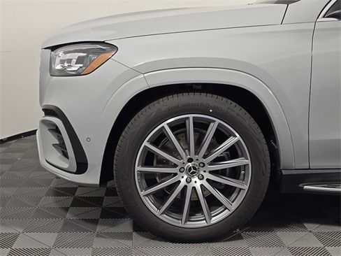 New 2026 Mercedes-Benz GLS 580 4MATIC image 11