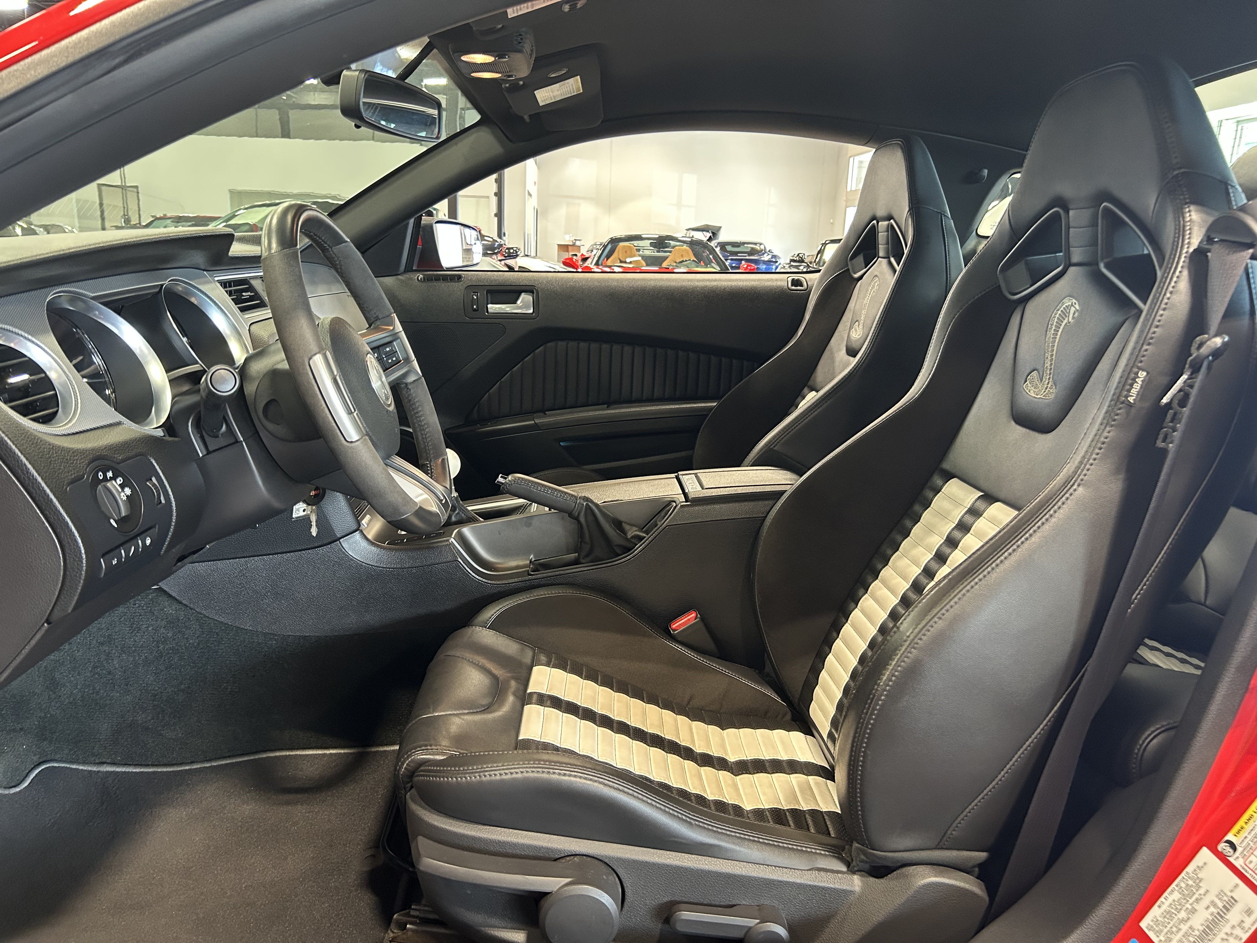 Used 2014 Ford Mustang Shelby GT500 w/ Equipment Group 821A RWD image 10