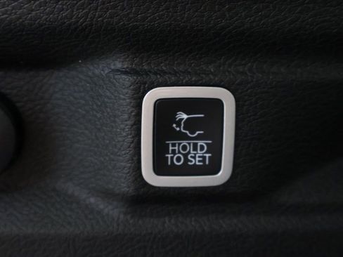 Used 2023 Jeep Grand Cherokee L Limited AWD/4WD image 23