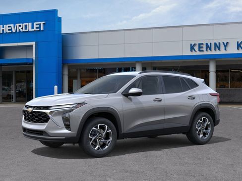 New 2026 Chevrolet Trax LT FWD image 2