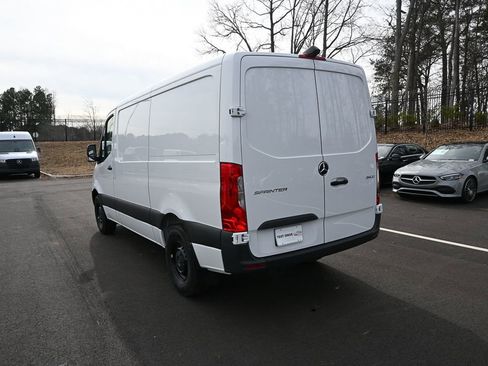 Used 2025 Mercedes-Benz Sprinter 2500 image 4