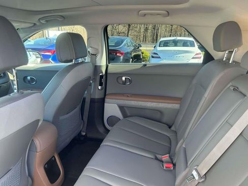 Used 2024 Hyundai Ioniq 5 Limited image 9