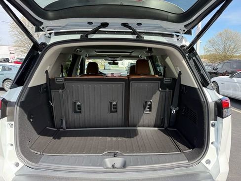 New 2026 Nissan Pathfinder Platinum FWD image 13