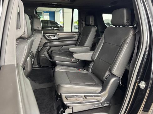 Used 2023 Chevrolet Suburban Z71 w/ Luxury Package AWD/4WD image 23