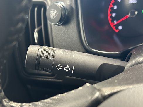 Used 2016 GMC Canyon SLT image 25