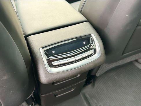 Certified 2024 Cadillac XT6 Premium Luxury FWD image 23