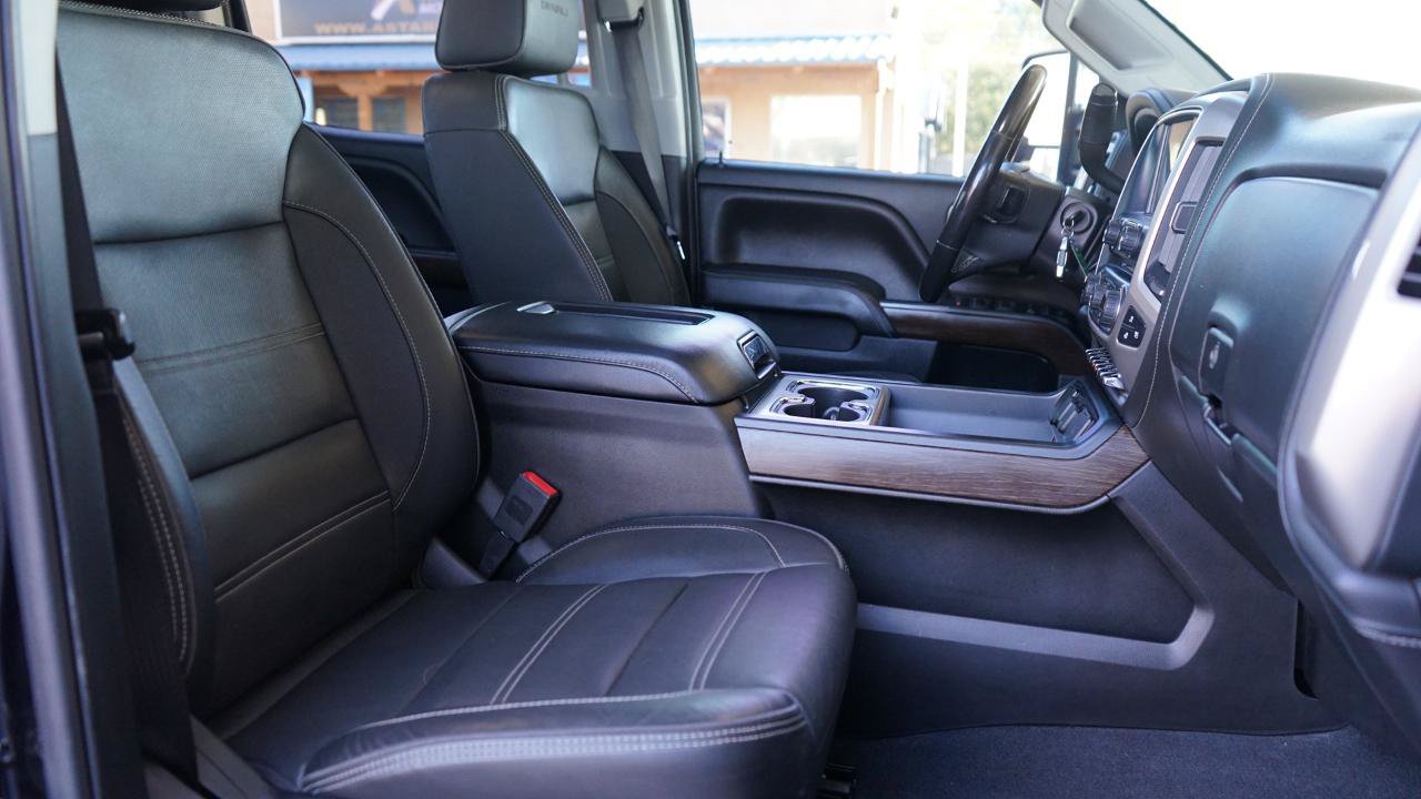 Used 2019 GMC Sierra 2500 Denali w/ Duramax Plus Package AWD/4WD image 24