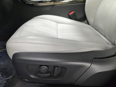 Used 2024 Land Rover Range Rover Evoque S image 23