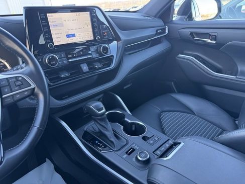 Certified 2022 Toyota Highlander XSE image 21