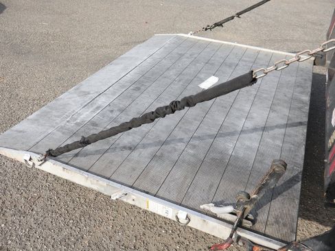 Used 2016 Chevrolet Express 4500 w/ Chrome Appearance Package image 9