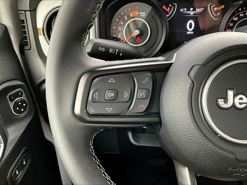 Used 2025 Jeep Wrangler Unlimited Sport AWD/4WD image 11