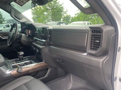 Used 2026 Chevrolet Silverado 1500 RST AWD/4WD image 32