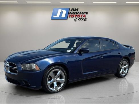 Used 2013 Dodge Charger SXT RWD image 1