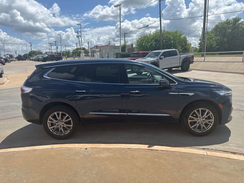 Used 2023 Buick Enclave Essence w/ Experience Buick Package image 4