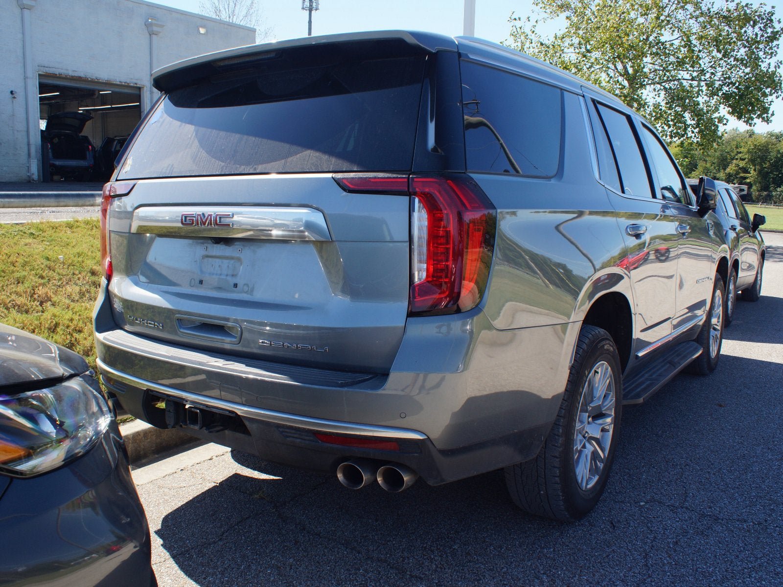 Used 2024 GMC Yukon Denali AWD/4WD image 5