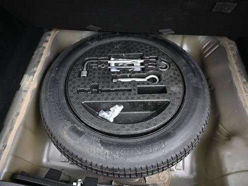 Certified 2022 Honda HR-V LX image 29