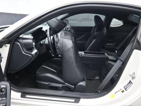Used 2025 Toyota GR86 Premium w/ Performance Package RWD image 28