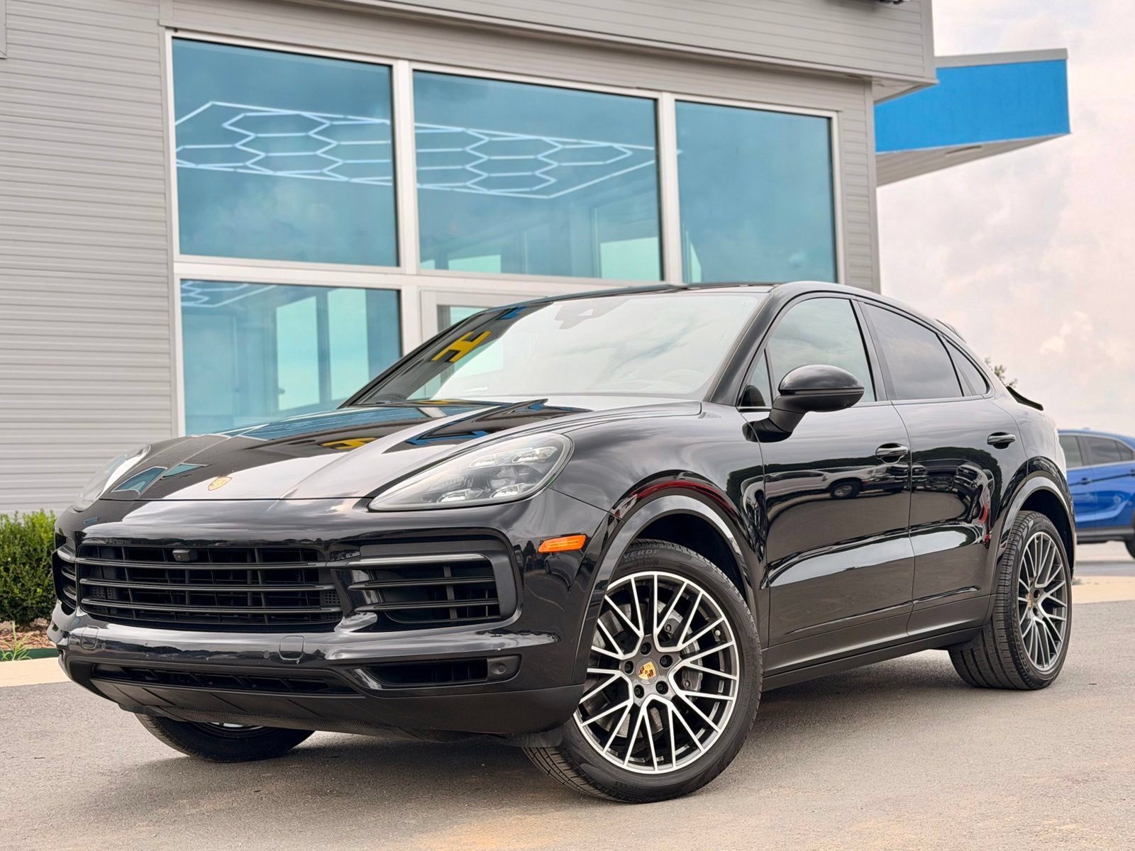 Used 2021 Porsche Cayenne Coupe AWD/4WD image 3