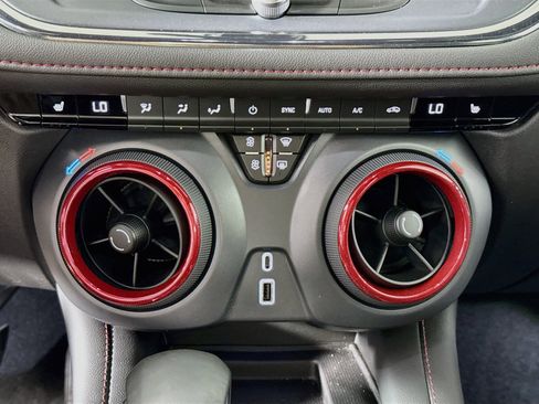 Used 2025 Chevrolet Blazer RS FWD image 19