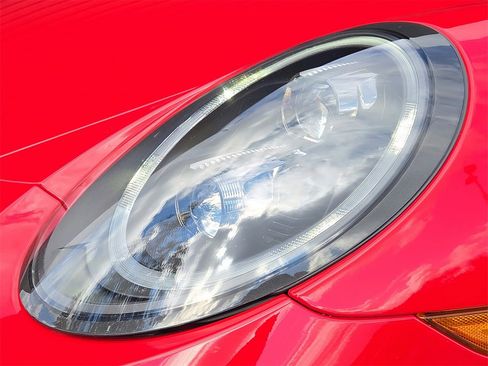 Used 2019 Porsche 911 Turbo image 23