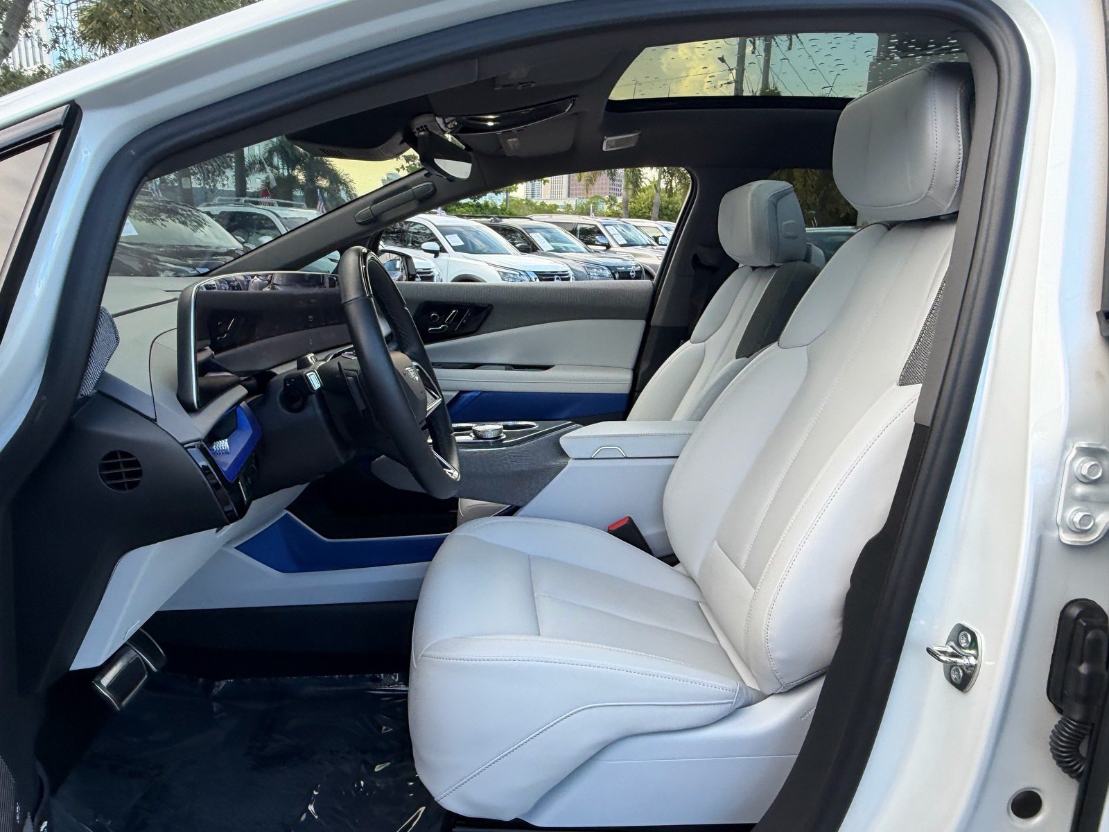 Used 2025 Cadillac Optiq Sport 1 AWD/4WD image 9