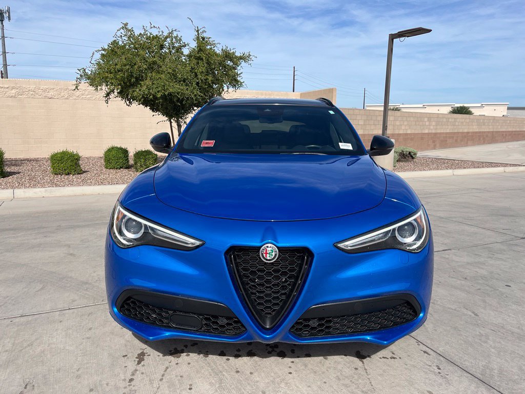 Used 2023 Alfa Romeo Stelvio Veloce AWD/4WD image 3