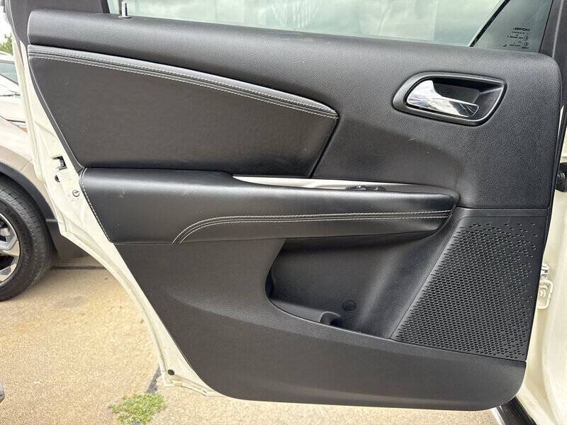 Used 2020 Dodge Journey Crossroad FWD image 21