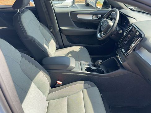 Certified 2024 Volvo XC40 B5 Core image 28