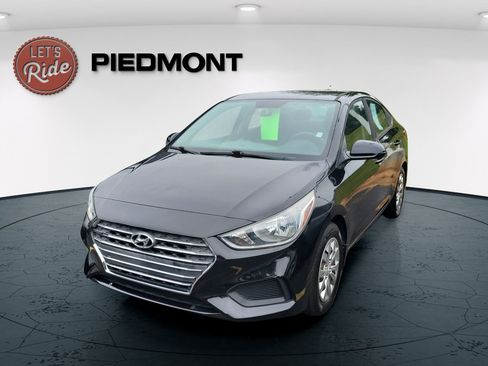 Used 2019 Hyundai Accent SE FWD image 1
