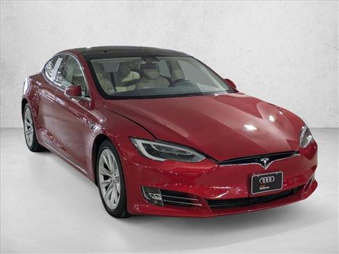 Used 2017 Tesla Model S 75D image 3