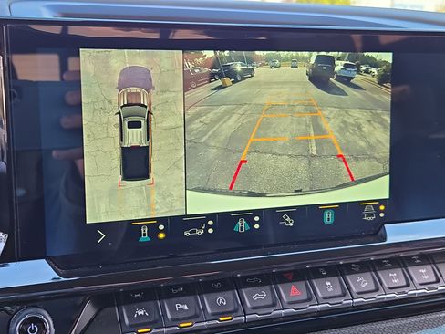 Used 2022 Chevrolet Silverado 1500 ZR2 image 32