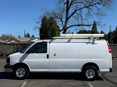 Used 2014 Chevrolet Express 2500 w/ Cold Climate Package image 2