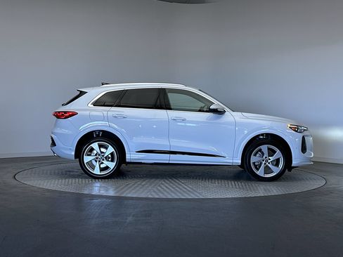 Used 2025 Audi Q5 Premium Plus w/ Premium Plus AWD/4WD image 10