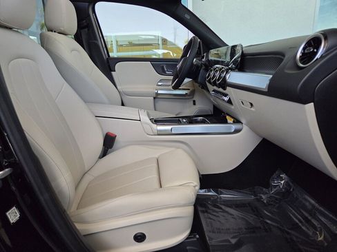 New 2026 Mercedes-Benz GLB 250 image 17