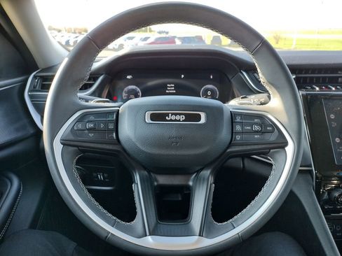 Used 2024 Jeep Grand Cherokee L Laredo AWD/4WD image 7