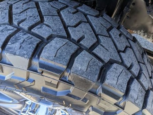 Used 2024 Ford F250 Lariat w/ FX4 Off-Road Package image 35