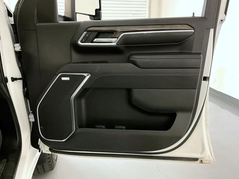 Used 2024 Chevrolet Silverado 2500 LTZ w/ LTZ Plus Package AWD/4WD image 16
