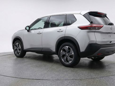 Used 2025 Nissan Rogue SV image 6