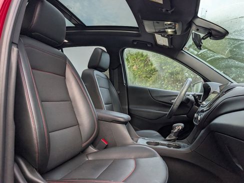 Used 2023 Chevrolet Equinox RS w/ RS Leather Package FWD image 18