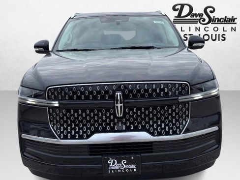 New 2026 Lincoln Navigator L Reserve AWD/4WD image 2
