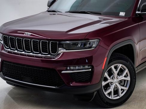 Used 2022 Jeep Grand Cherokee Limited image 4