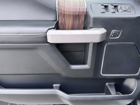 Used 2020 Ford F150 Lariat image 28