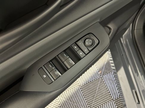 Used 2025 Toyota Prius LE image 15