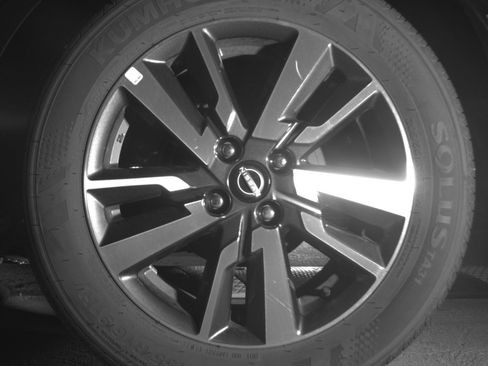 Used 2025 Nissan Versa SV FWD image 14