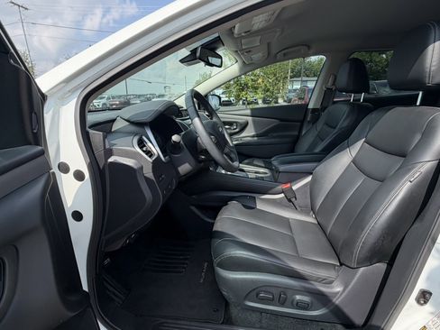Used 2023 Nissan Murano SV w/ Cargo Package AWD/4WD image 11